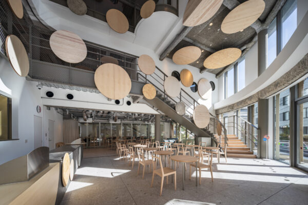 Shibuya SCC Sendagaya Community Center・Harajyuku Kindergarden (© Kawasumi・Kobayashi Kenji Photograph Office)