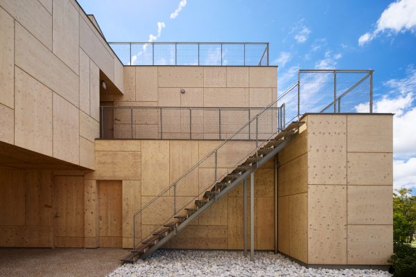 GFC Awajishima Grandesia – de Class Wood Villa (© Kawasumi・Kobayashi Kenji Photograph Office)