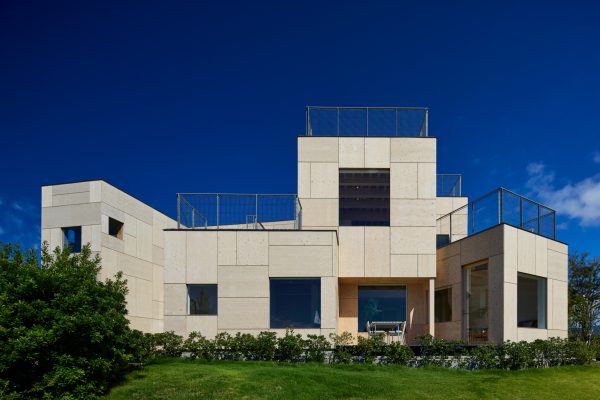 GFC Awajishima Grandesia – de Class Wood Villa (© Kawasumi・Kobayashi Kenji Photograph Office)