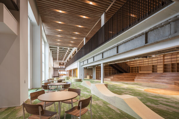 Nozomigaoka Elementary School and Junior High School (© Kawasumi・Kobayashi Kenji Photograph Office)