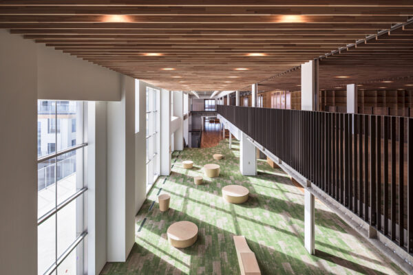 Nozomigaoka Elementary School and Junior High School (© Kawasumi・Kobayashi Kenji Photograph Office)