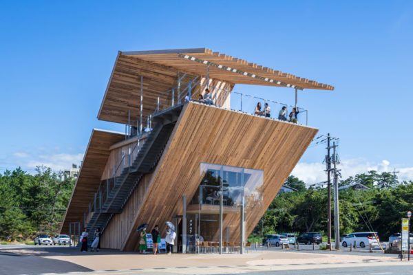 Tottori Takahama Café | © Kawasumi・Kobayashi Kenji Photograph Office