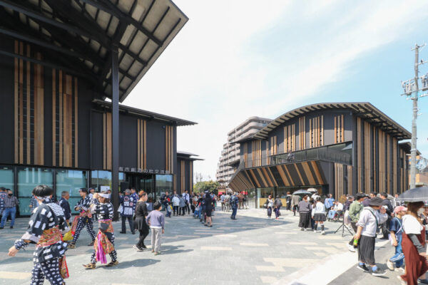Tokai City Forest of Creation Exchange Center (©Kengo Kuma & Associates)