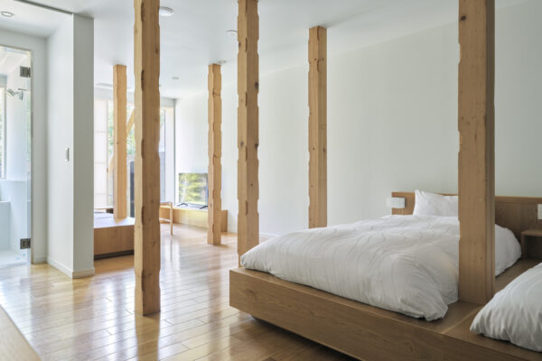 Kushiro Marsh Kayanuma Tourist Accommodation – Pon・Pon Yu (© Riko Okaniwa / Nippon Design Center, Inc)