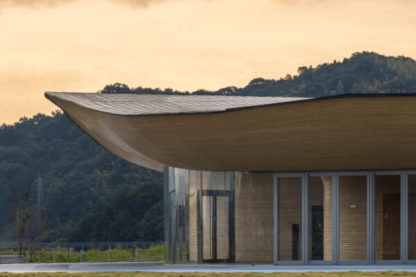 Mabi Reconstruction Disaster Prevention Park – Bamboo Gate (© Kawasumi・Kobayashi Kenji Photograph Office)