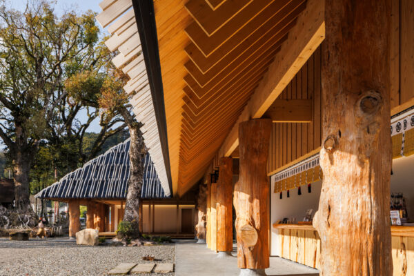 Aoi Aso Shrine / National Treasure Memorial Hall (© Masaki Hamada (kkpo))