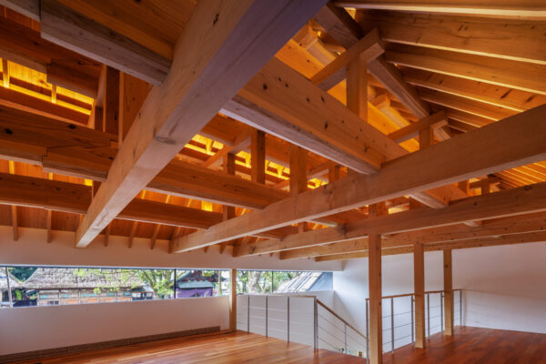 Aoi Aso Shrine / National Treasure Memorial Hall (© Masaki Hamada (kkpo))