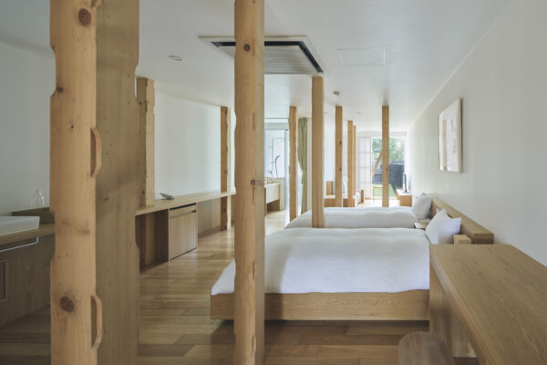 Kushiro Marsh Kayanuma Tourist Accommodation – Pon・Pon Yu (© Riko Okaniwa / Nippon Design Center, Inc)