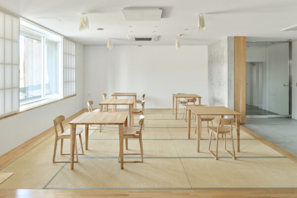 Kushiro Marsh Kayanuma Tourist Accommodation – Pon・Pon Yu (© Riko Okaniwa / Nippon Design Center, Inc)