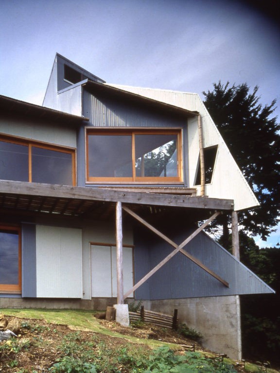 izu001web-576×768