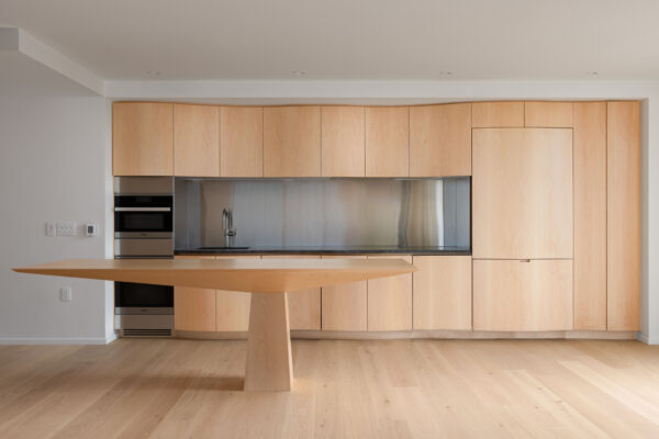 1550 Alberni Street Tower (© Jonathon Folke)